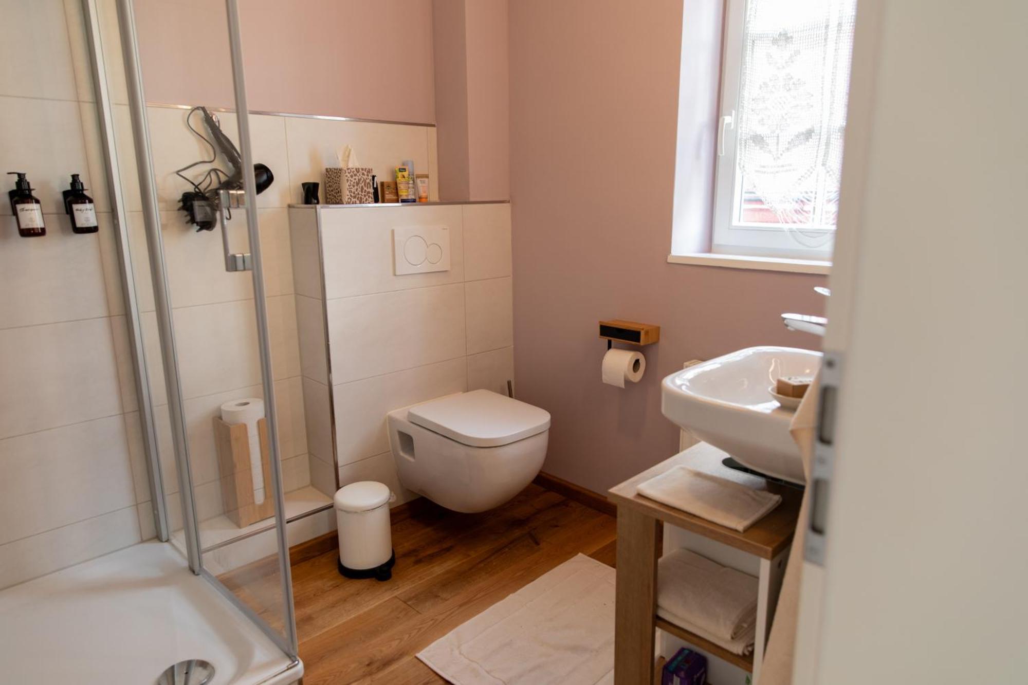 Altstadt Apartment Am Dom Wetzlar, 1 Zi, Kueche, Bad Mit Parkplatz Am Grundstueck ภายนอก รูปภาพ