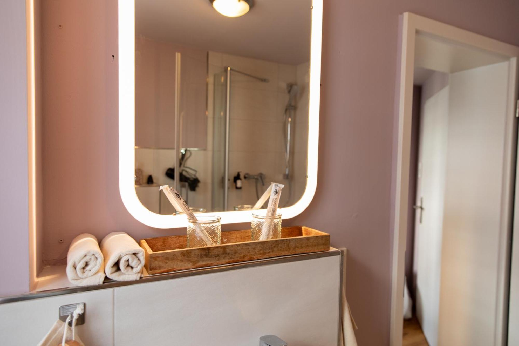Altstadt Apartment Am Dom Wetzlar, 1 Zi, Kueche, Bad Mit Parkplatz Am Grundstueck ภายนอก รูปภาพ